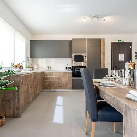 Bright And Spacious 2 Bedroom * Is-Swieqi