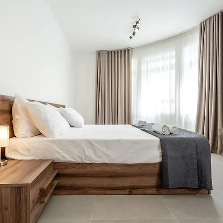 Bright And Spacious 2 Bedroom Apartamento