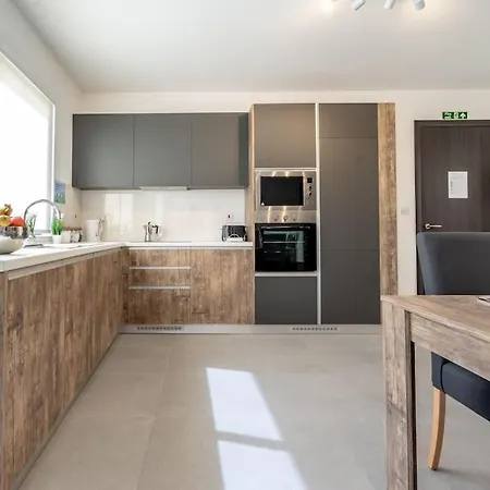 Bright And Spacious 2 Bedroom アパート Is-Swieqi